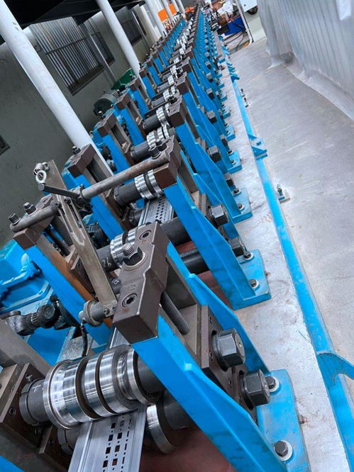 新型腳手板冷彎機 山東鋼跳板成型機的全自動化革新與電氣機械發展